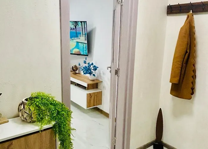 Sea Breeze Apartment *